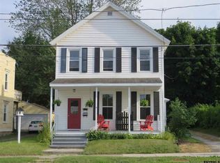 4 Lincoln Ave, Saratoga Springs, NY 12866
