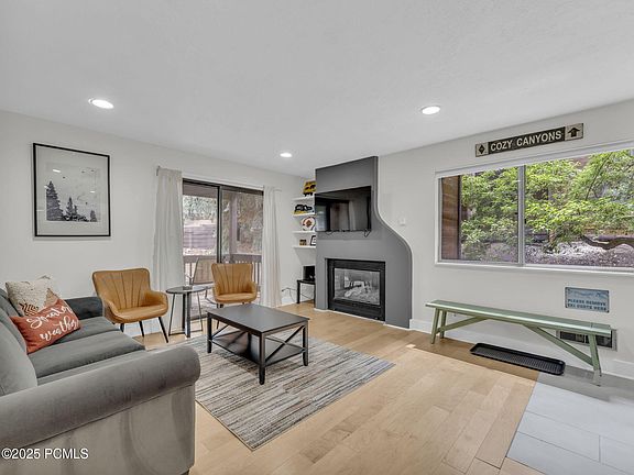 3rd image of 2025 Canyons Resort Dr APT P4