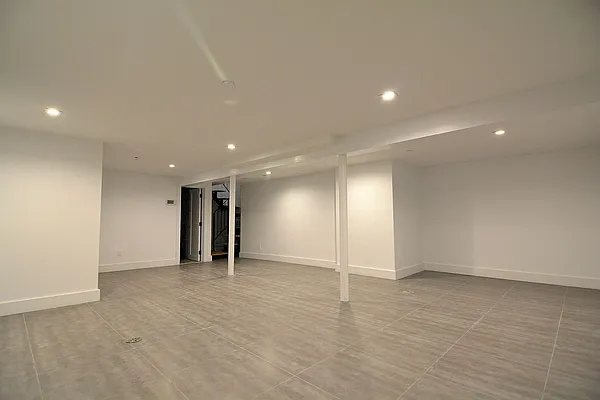 Rented by Hagstrom Management Inc | media 30