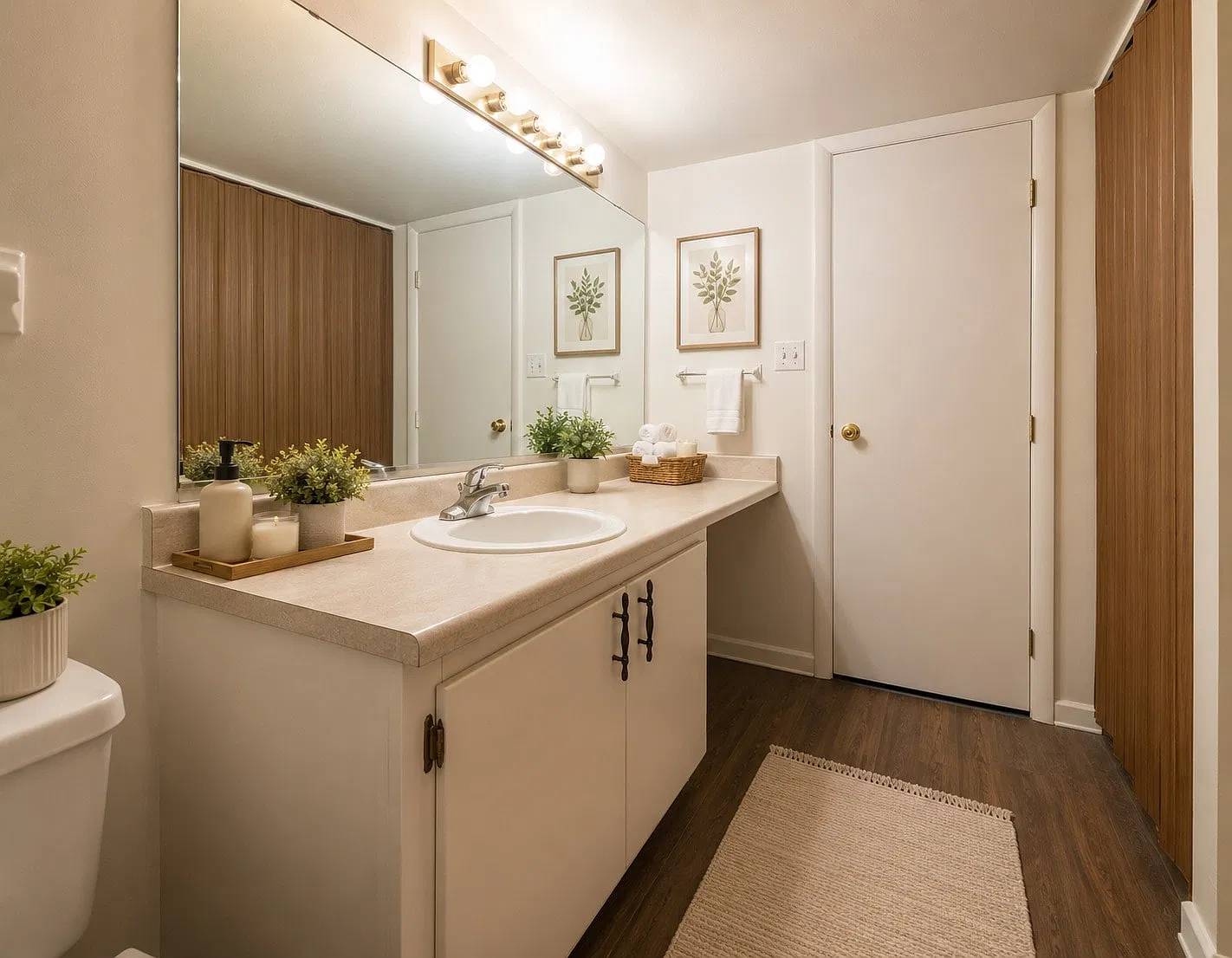 Marquis Rental Apartments — Photo 3