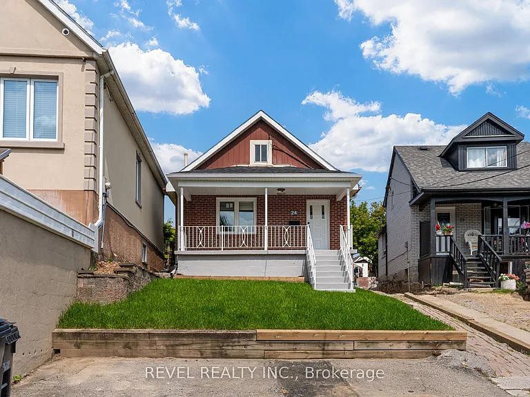 24 Kenora Cres #MAIN — Photo 1