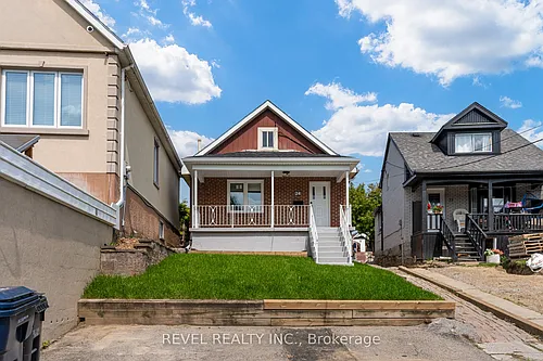 24 Kenora Cres #MAIN Photo 1