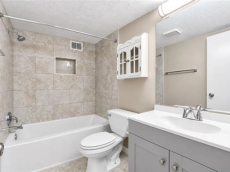 3065 Destin Cir — Photo 32