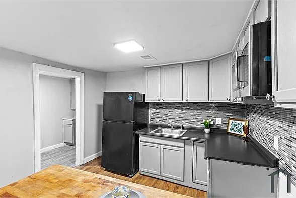 3846 Log Cabin Dr — Photo 3