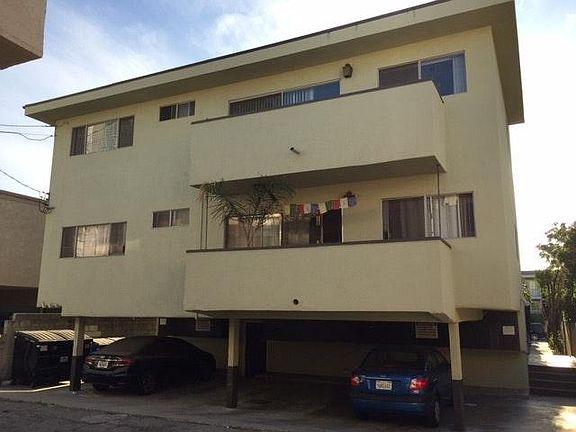 3rd image of 1724 Barry Ave APT 8