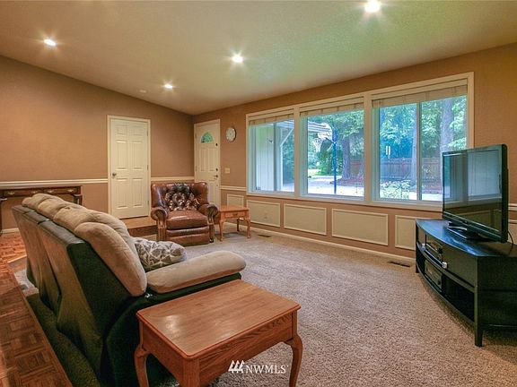 4th image of 19209 NE 165th Street