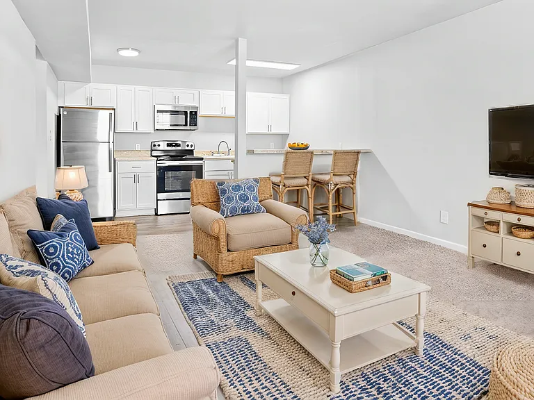 Community Apartments — Photo 10