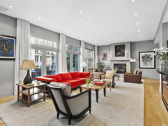 4th image of 136 W 22nd St APT 8