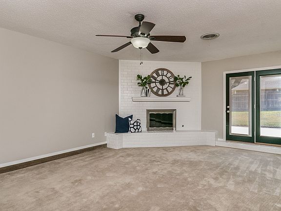 5th image of 2 Greenwood Ln