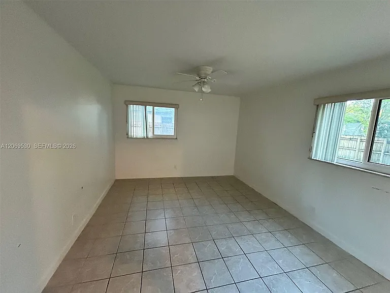 815 SW 30th St #J — Photo 42