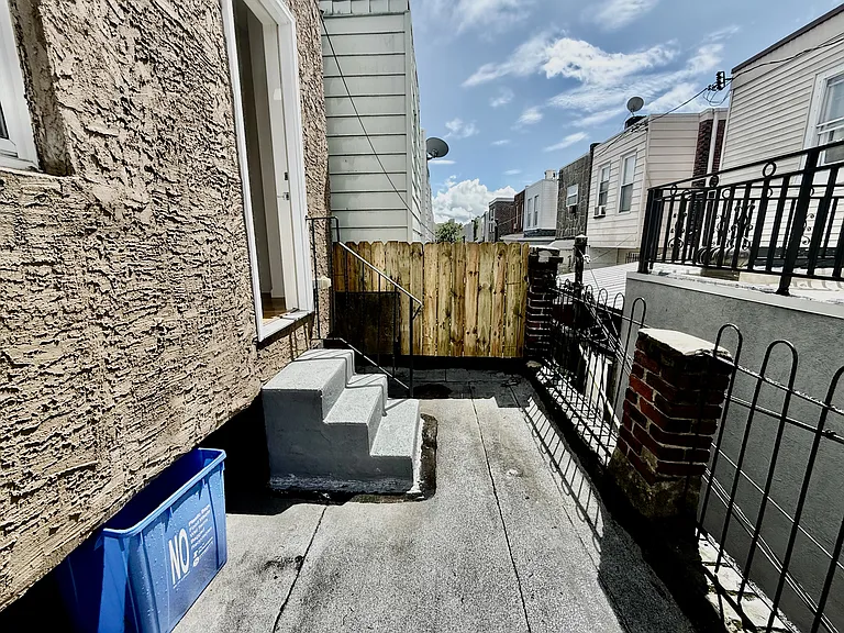 2000 S Chadwick St — Photo 35
