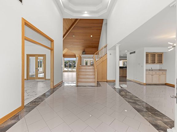 3rd image of 13258 Lakepoint Dr