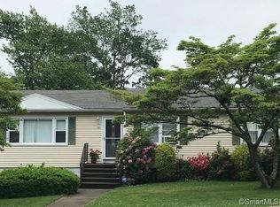 161 Martha Pl, Bridgeport, CT 06606