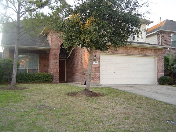 Nice maintained yard!