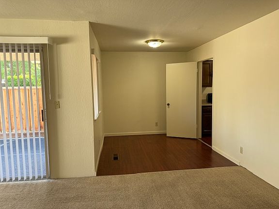 3rd image of 390 America Ave