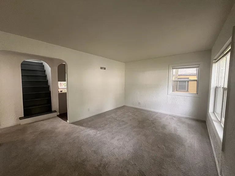 3403 Lowden St — Photo 8