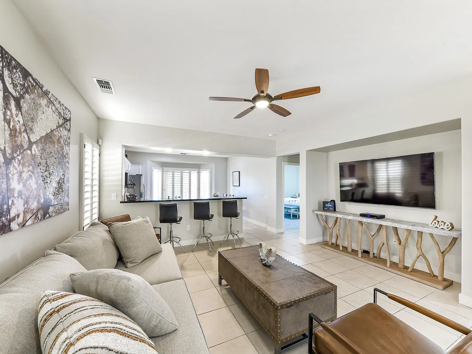2 bed, 1110 sqft, $2,500 — Photo 3