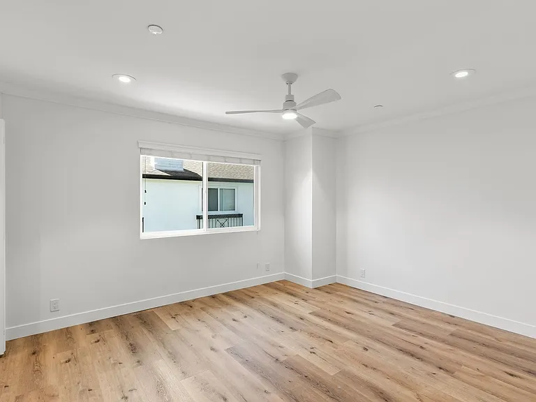 1063 Dover Dr — Photo 6
