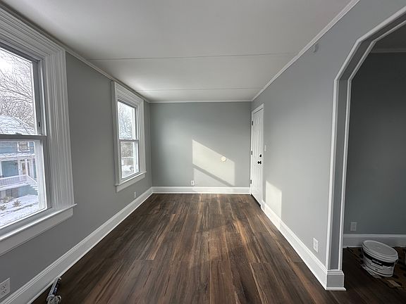 Cozy living space -- will fit full size bed and loveseat long window wall,