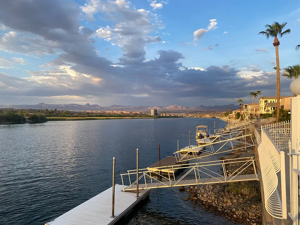 Riverfront Dr