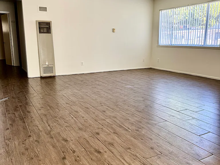 331 N Vecino Dr #1 — Photo 11