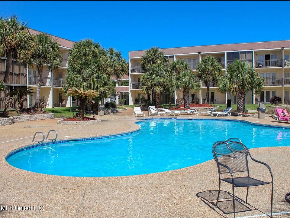1st image of 2046 Beach Blvd #105