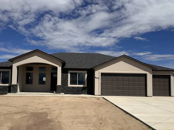 860 S McCulloch Ct, Pueblo West, CO 81007