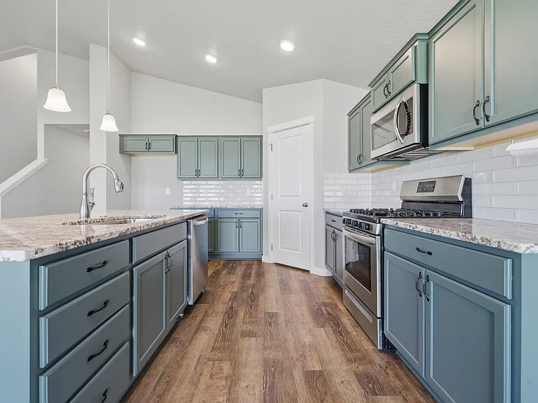 3391 S Rosa Parks Way — Photo 7