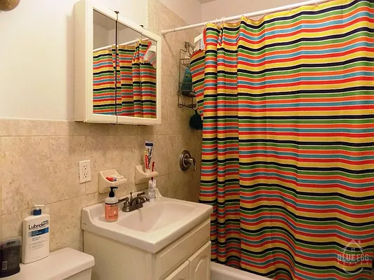 Rented by Blue Egg Realty Corp | media 43