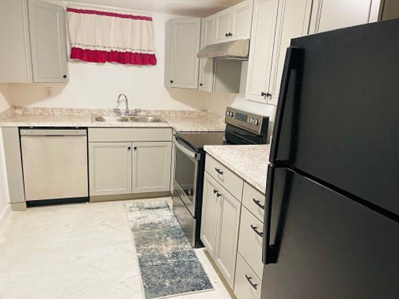 2nd image of 2416 1/2 11th Ave N #Basement