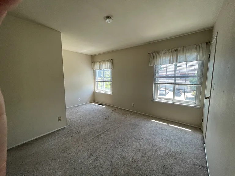 4935 Massachusetts Dr — Photo 22