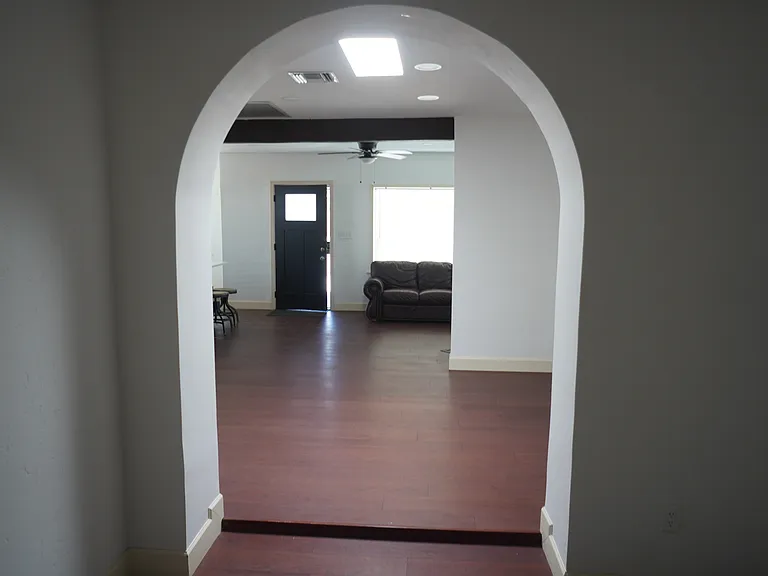 915 E Pastime Rd — Photo 11