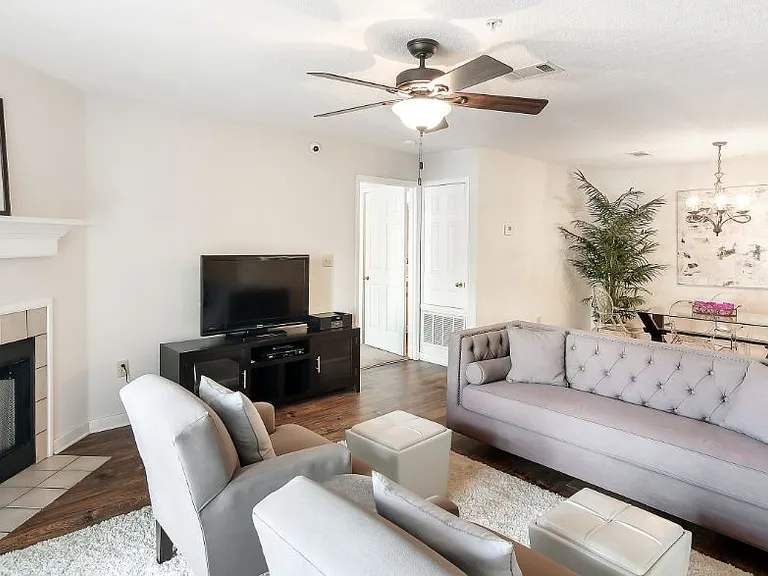 The Reserve at Woodchase — Photo 4