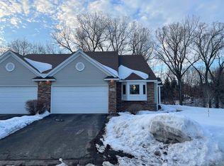 735 Crescent Curv, Saint Paul, MN 55127