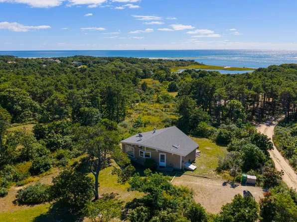 25 Harbor View Ave, Edgartown, MA 02539