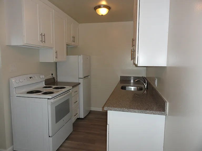 Marin Royal Apartments LLC — Photo 29