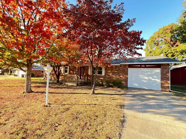 303 E Oak Street, Stockton, MO 65785