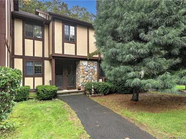 403 Swanson Crescent #403, Milford, CT 06461