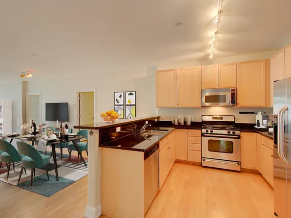 1905 N Water St APT 406, Milwaukee, WI 53202