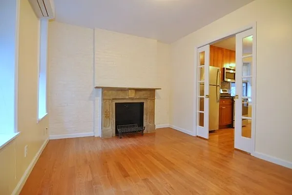 Rented by Nest Seekers International | media 32