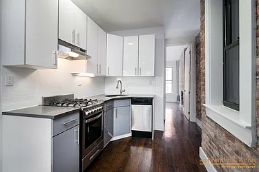 Rented by aptsandlofts.com