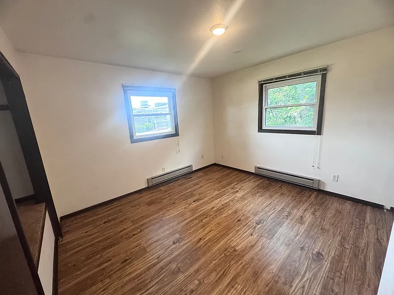 152-156 Kroncke Dr — Photo 6