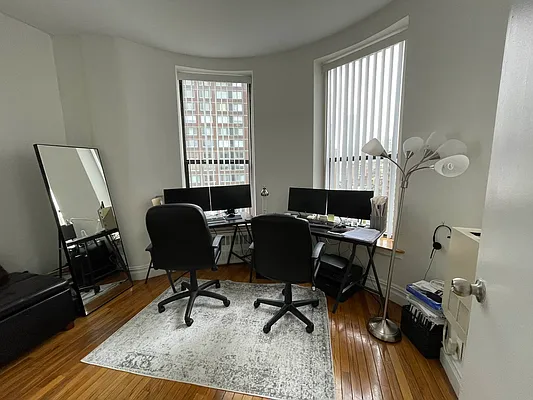 Rented by REAL New York | media 7