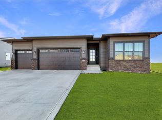 535 Wicker Dr, Huxley, IA 50124
