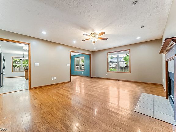 5th image of 22461 Macbeth Ave
