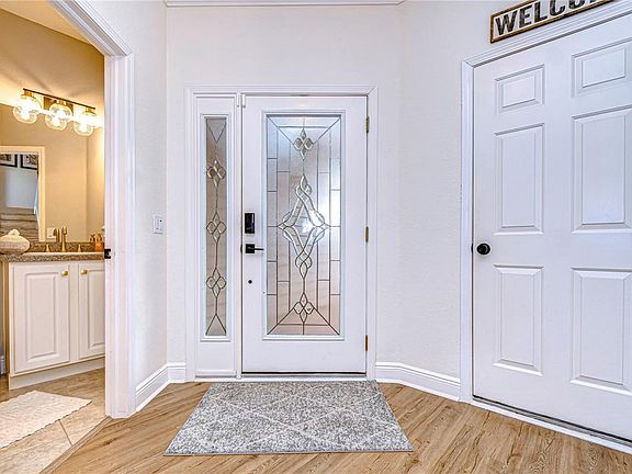 4th image of 208 Elm View Ct