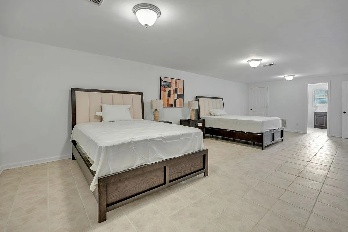 1 bed, 1.0 bath, 1119 sqft, $2,500 — Photo 3