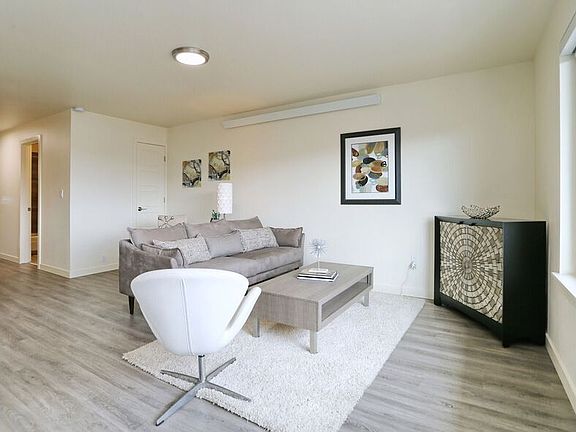 2nd image of 2465 Dexter Ave N APT 202