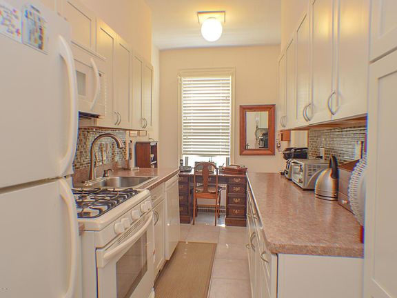 5th image of 215 Hart Blvd