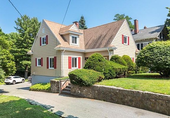 2nd image of 71 Margin St